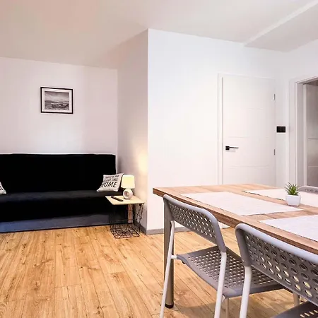 Nette In Poddbie Mit Garten, Grill Und Gemeinschaftlichem Pool Und In Der Naehe פודאובי