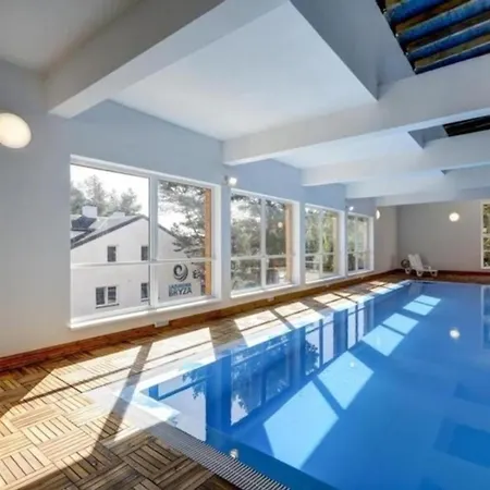 Nette In Poddbie Mit Garten, Grill Und Gemeinschaftlichem Pool Und In Der Naehe דירה
